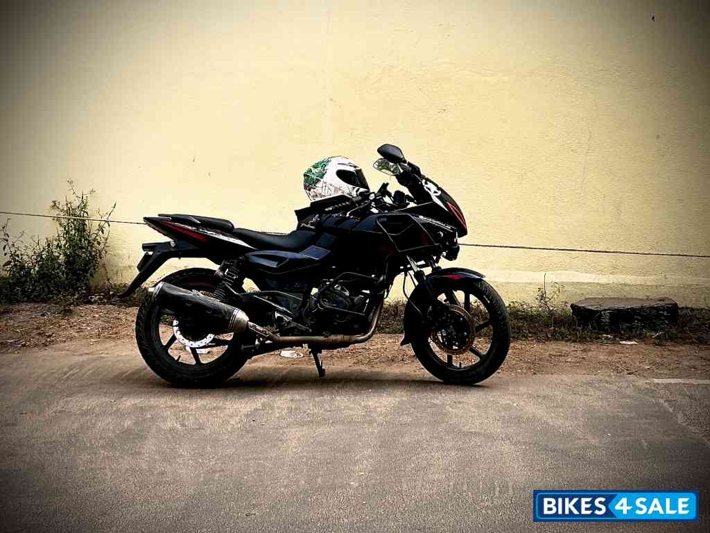 Red With Black Bajaj Pulsar 220F Red With Black Bajaj Pulsar 220F