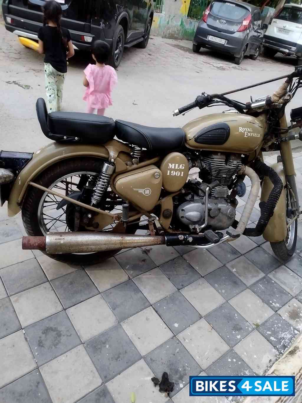 Khaki Royal Enfield Classic Desert Storm