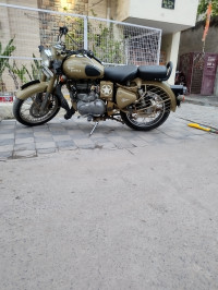 Khaki Royal Enfield Classic Desert Storm