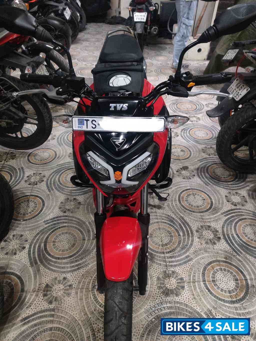 TVS Raider Split Seat