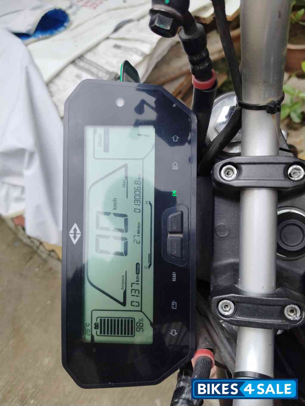 Black Revolt RV 400 Black Revolt RV 400