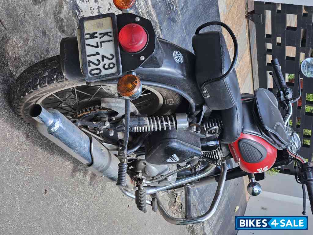 Royal Enfield Classic 350 Redditch Red