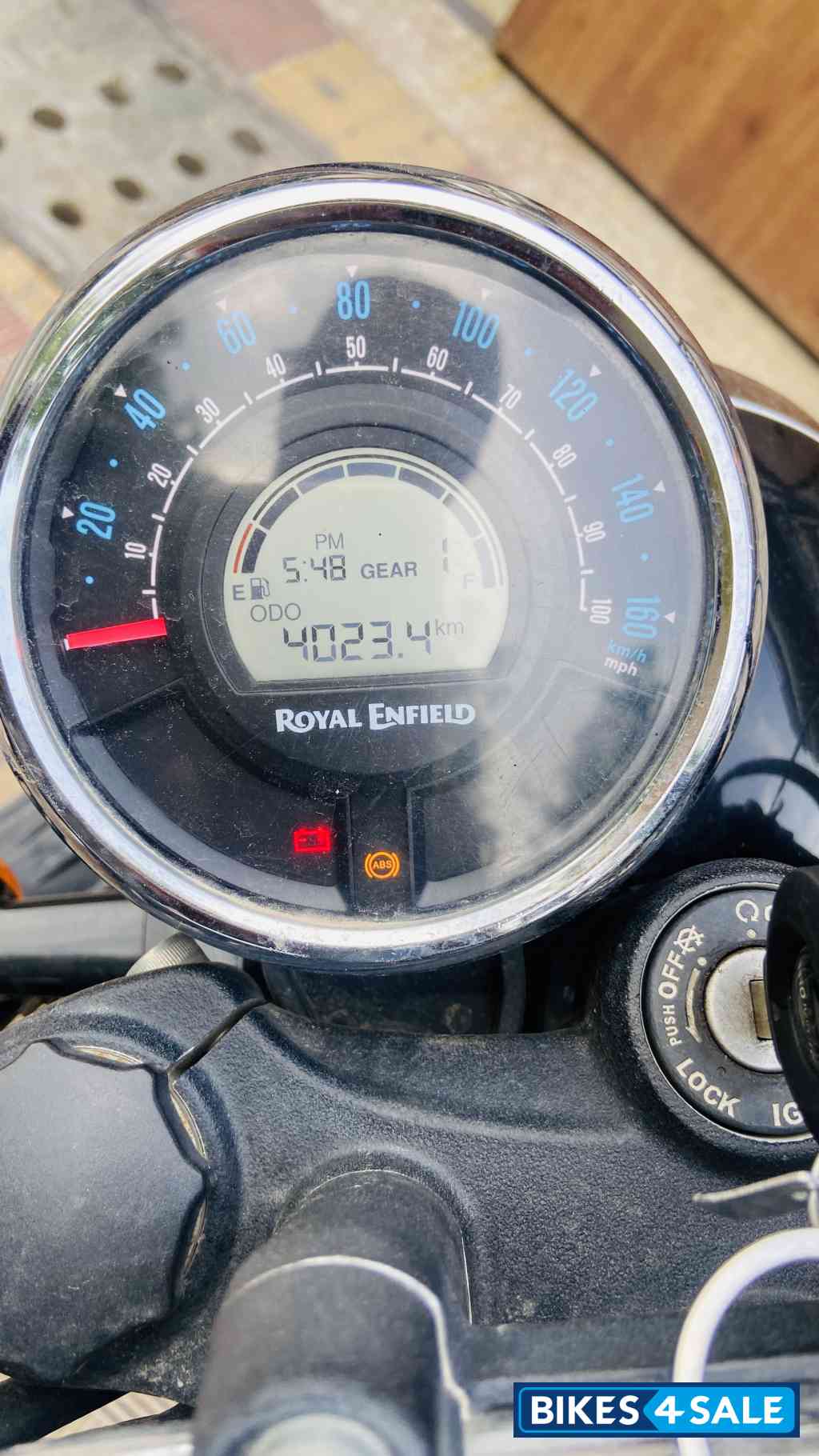 Black Royal Enfield Meteor 350 Stellar Black Royal Enfield Meteor 350 Stellar