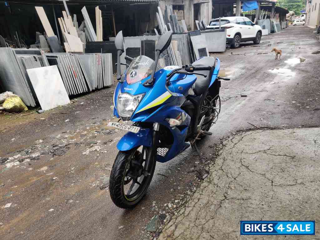 Blue Black Suzuki Gixxer SF BS6 Blue Black Suzuki Gixxer SF BS6