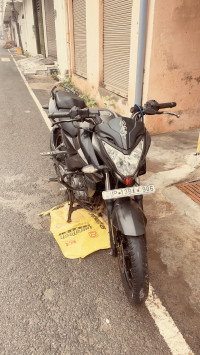 Black Bajaj Pulsar NS 160
