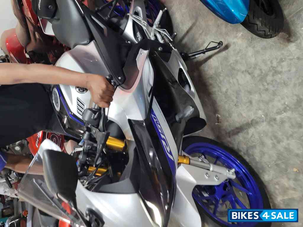Yamaha R15 V4