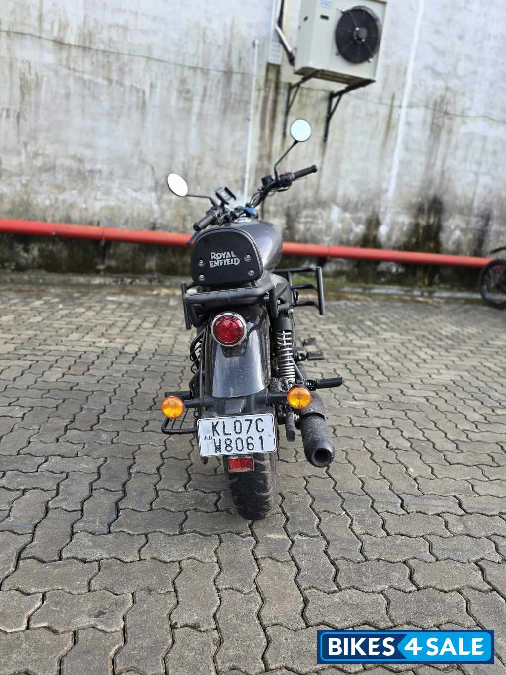 Grey Royal Enfield Meteor 350 Fireball Grey Royal Enfield Meteor 350 Fireball