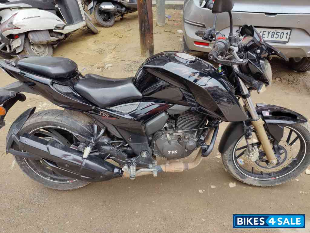 TVS Apache RTR 200 4V TVS Apache RTR 200 4V