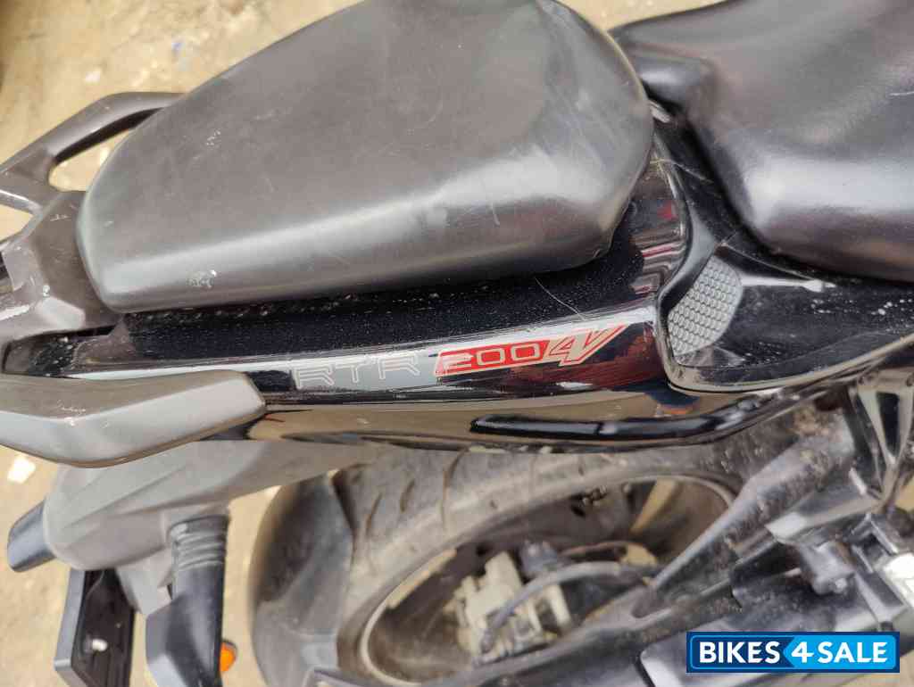 TVS Apache RTR 200 4V TVS Apache RTR 200 4V