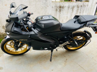 Black Mt Yamaha R15 V4