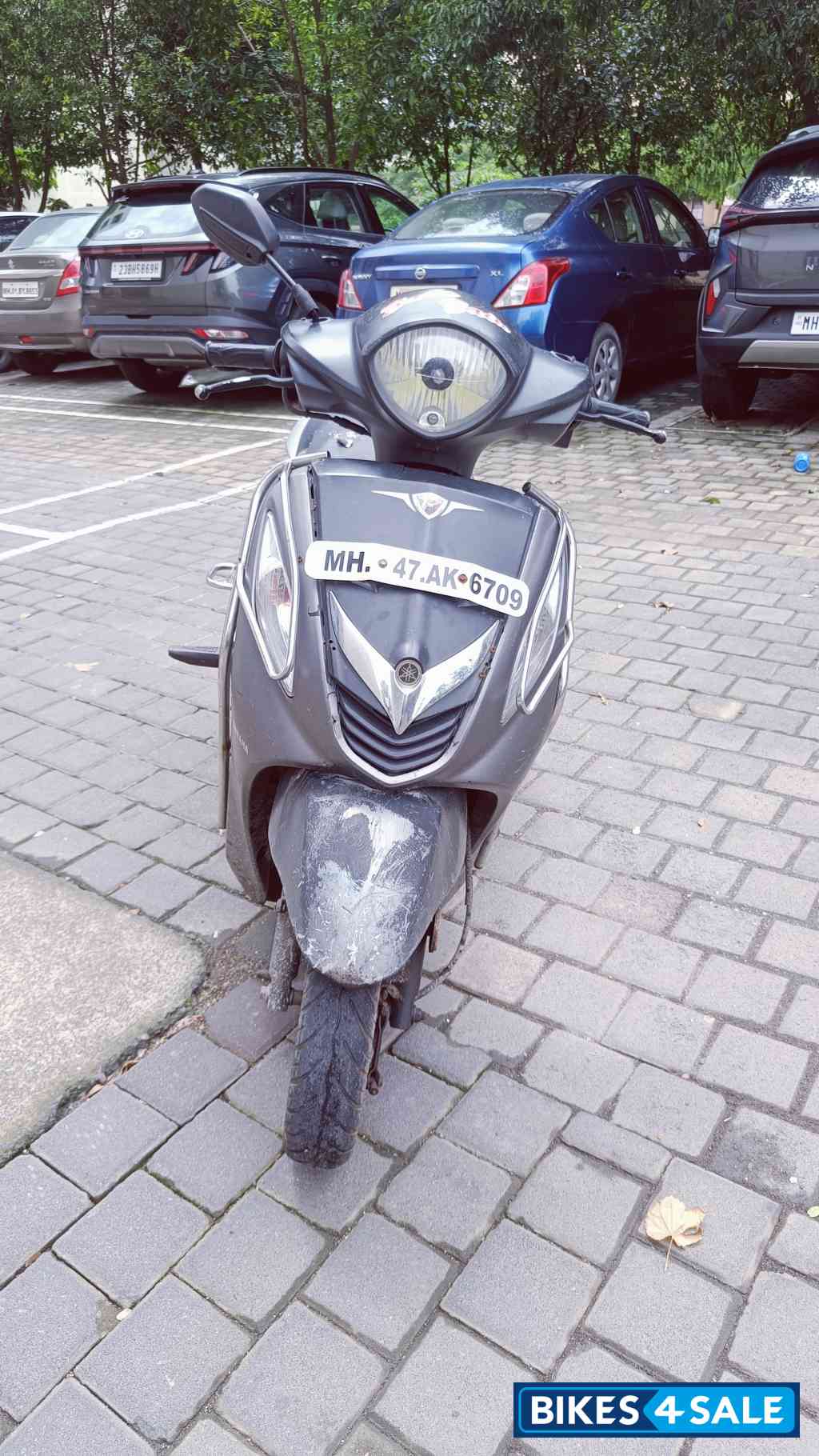 Black-grey Yamaha Fascino Black-grey Yamaha Fascino
