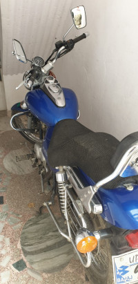 Bajaj Avenger 220 DTS-i
