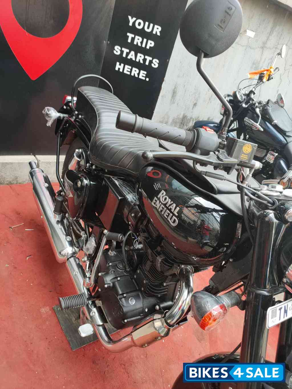 Black Royal Enfield Bullet Standard 350