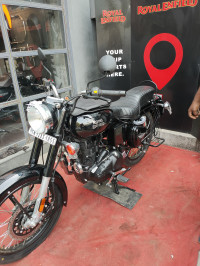 Black Royal Enfield Bullet Standard 350