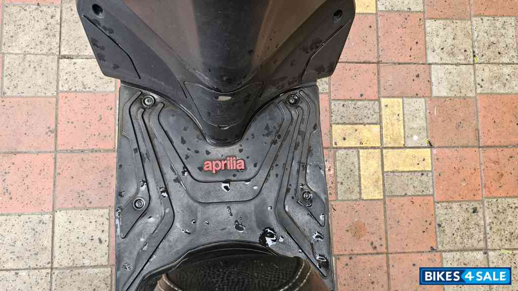 Black Aprilia SXR 160 Black Aprilia SXR 160