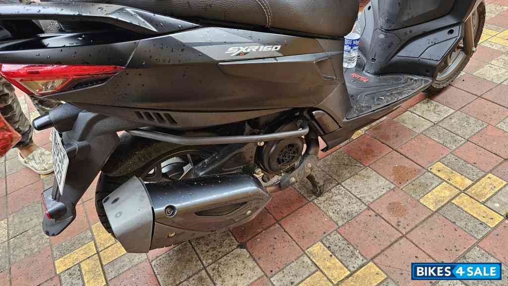 Black Aprilia SXR 160 Black Aprilia SXR 160