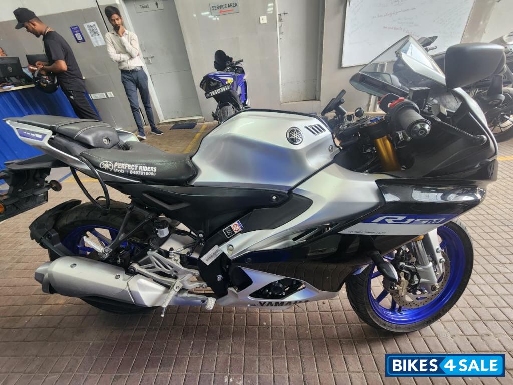 Mettalic Silver With Blue Yamaha R15M Mettalic Silver With Blue Yamaha R15M