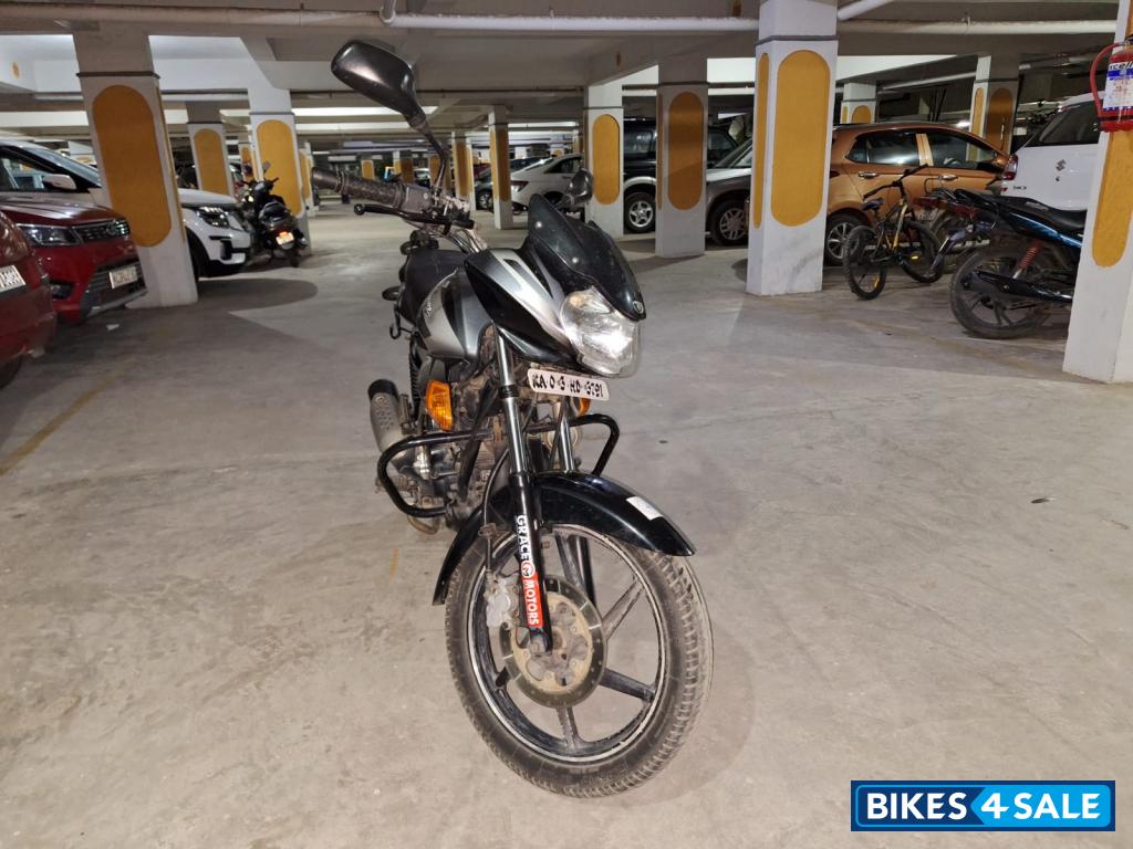 Black Bajaj Discover DTSi 135 Black Bajaj Discover DTSi 135