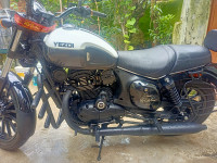 Yezdi Roadster Dual Tone