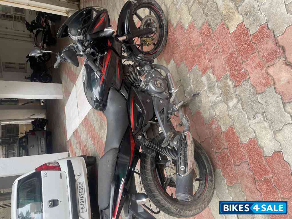 Black Bajaj Pulsar 180 DTSi Black Bajaj Pulsar 180 DTSi