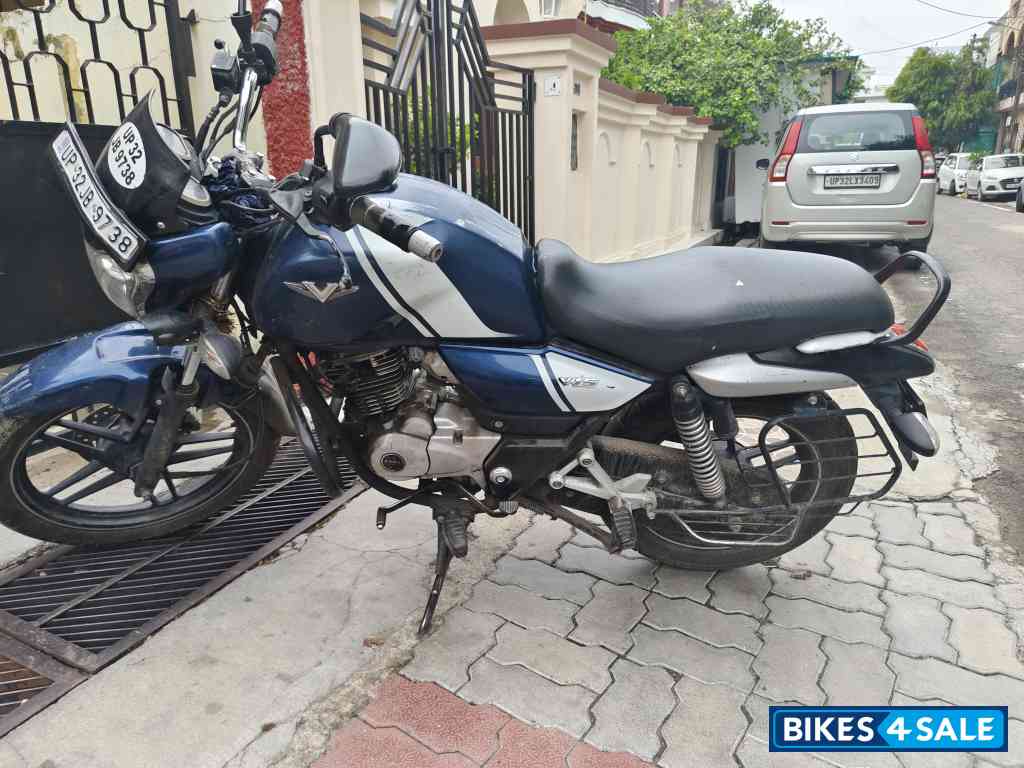 Bajaj V15