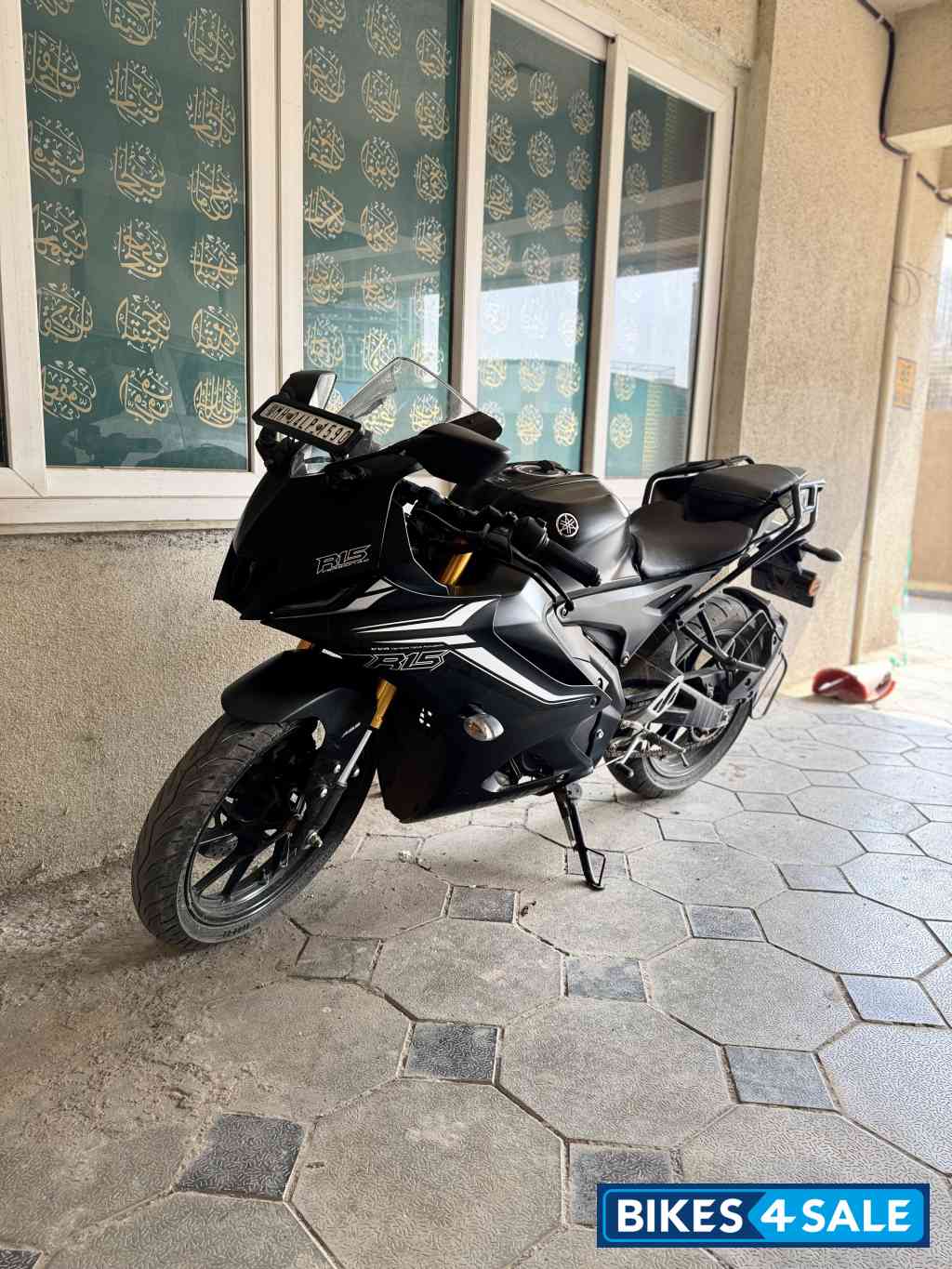 Yamaha R15 V4