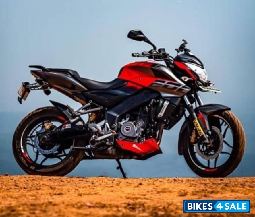 Passion Red Bajaj Pulsar NS200 Passion Red Bajaj Pulsar NS200