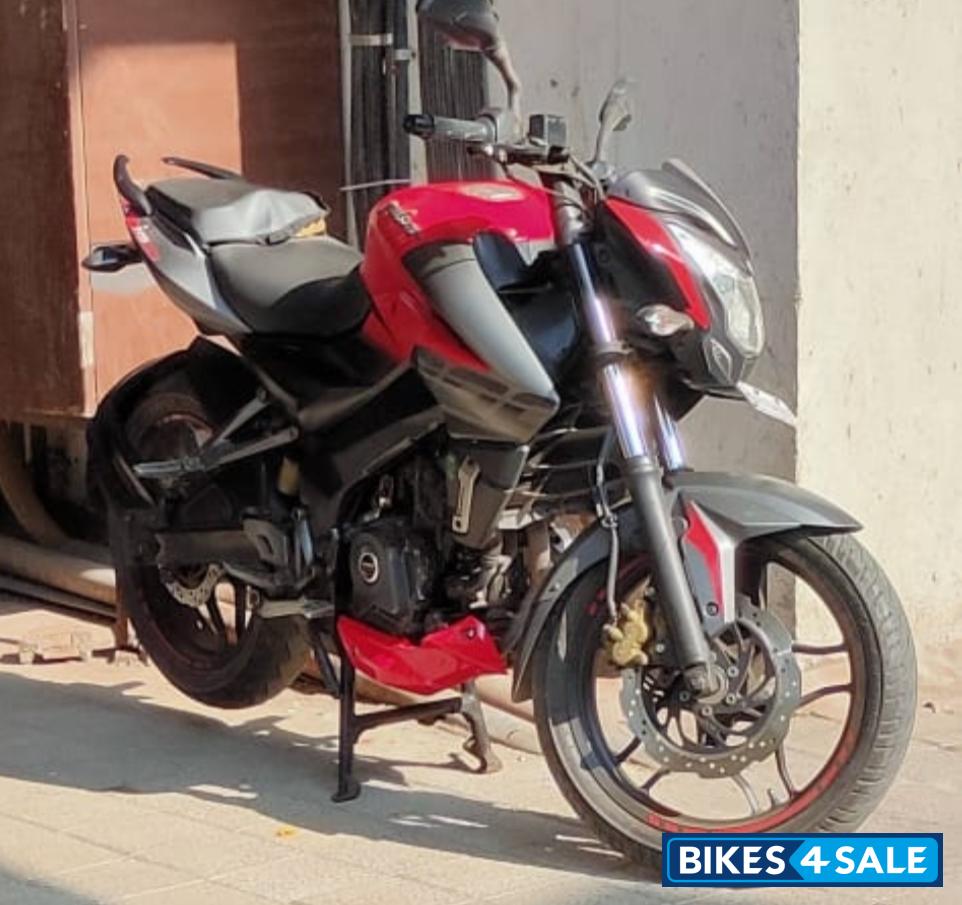 Passion Red Bajaj Pulsar NS200 Passion Red Bajaj Pulsar NS200