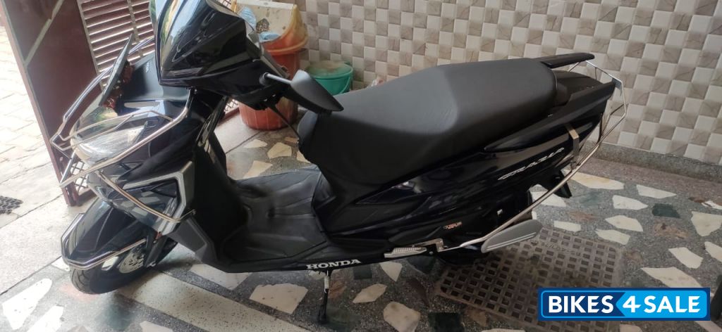 Blue Honda Grazia 125 Sports Edition Blue Honda Grazia 125 Sports Edition