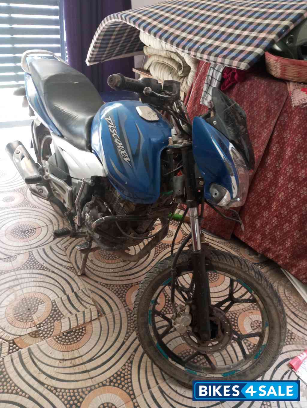 Bajaj Discover 125 ST