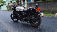 White Royal Enfield Hunter 350 Metro