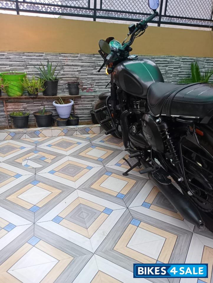 Yezdi Roadster Dark Yezdi Roadster Dark