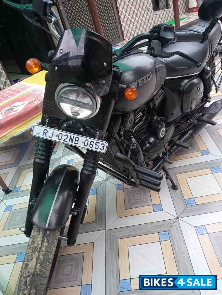 Yezdi Roadster Dark Yezdi Roadster Dark