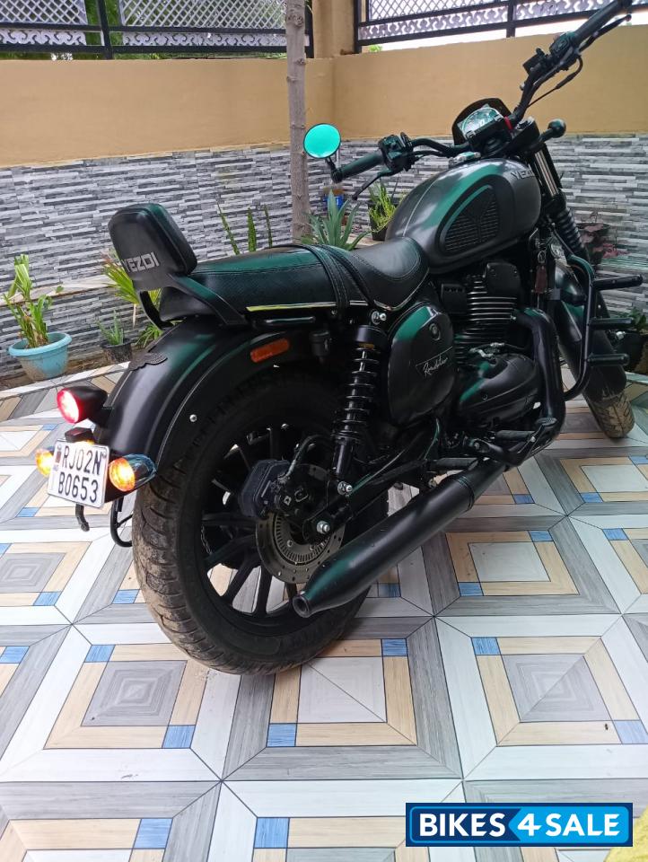 Yezdi Roadster Dark Yezdi Roadster Dark