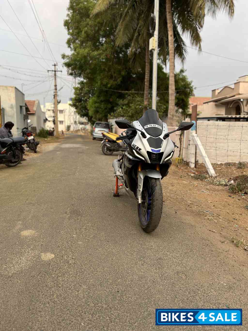 Metallic Grey Yamaha R15M Metallic Grey Yamaha R15M