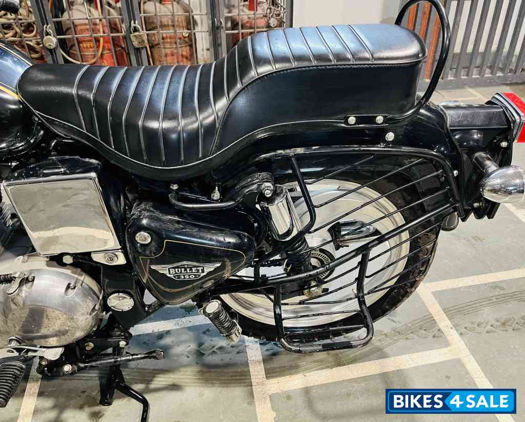 Black Royal Enfield Bullet Standard 350 Black Royal Enfield Bullet Standard 350