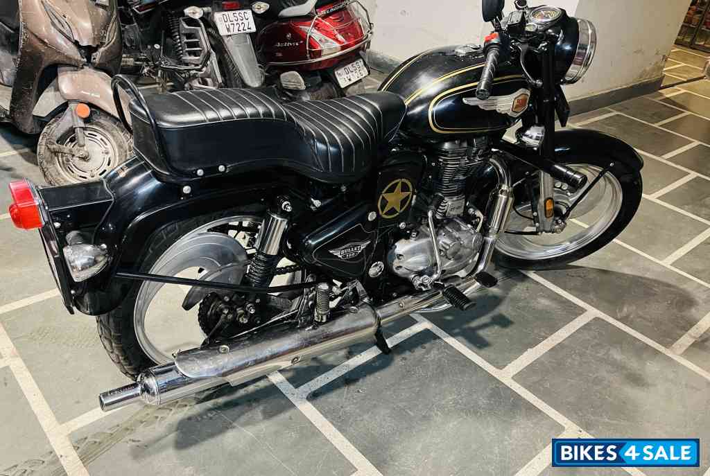 Black Royal Enfield Bullet Standard 350 Black Royal Enfield Bullet Standard 350