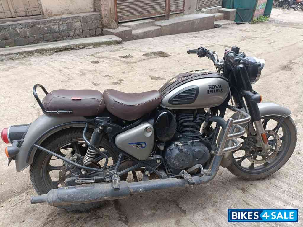 Gunmetal Grey Royal Enfield Classic Gunmetal Grey