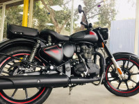 Royal Enfield Classic Stealth Black 2020 Model