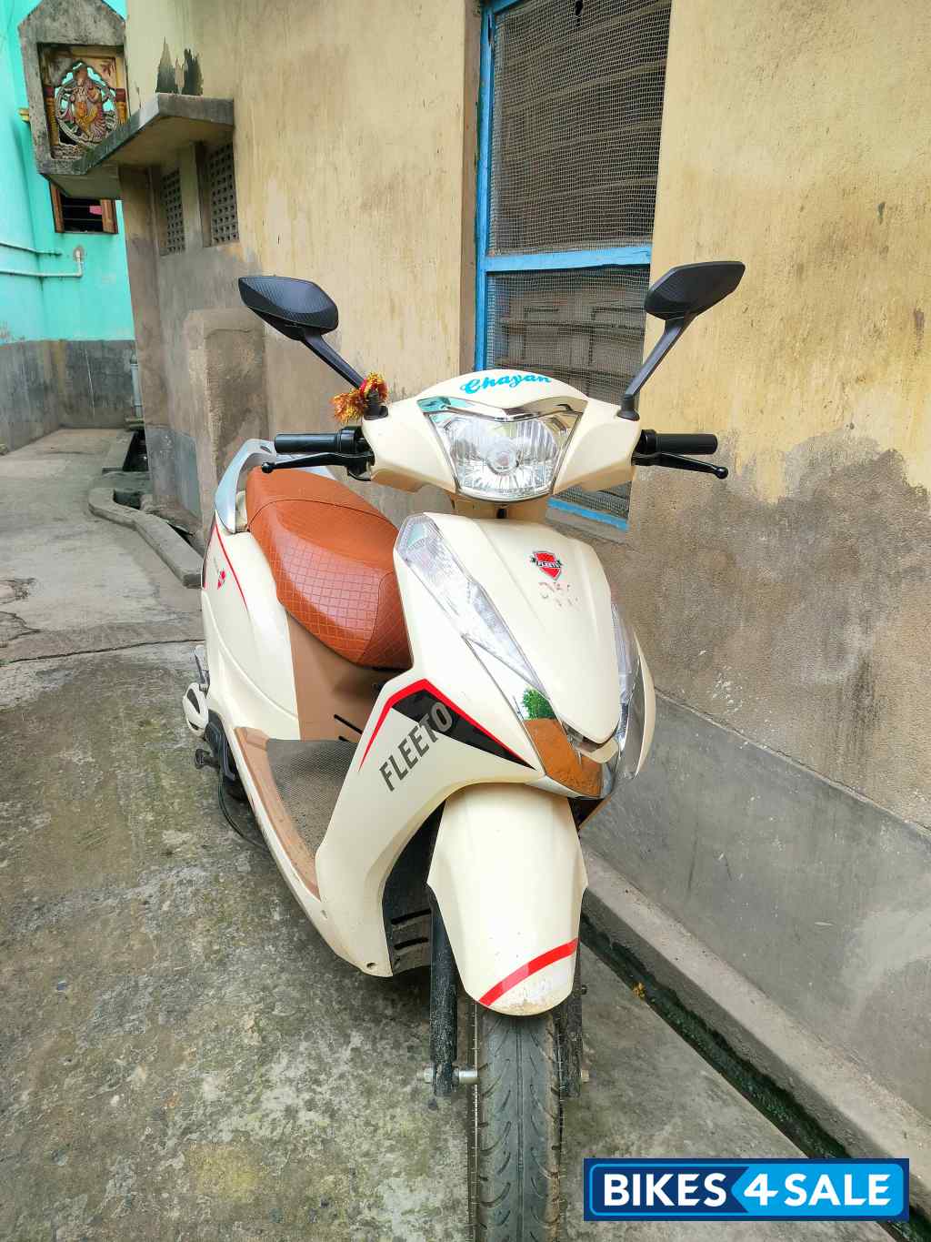 Polar White Fleeto Magnum