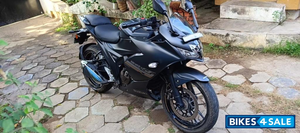 Metallic Matte Black Suzuki Gixxer SF 250 BS6 Metallic Matte Black Suzuki Gixxer SF 250 BS6