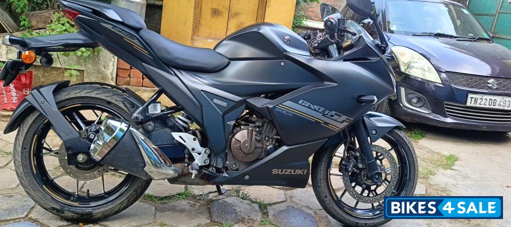 Metallic Matte Black Suzuki Gixxer SF 250 BS6 Metallic Matte Black Suzuki Gixxer SF 250 BS6