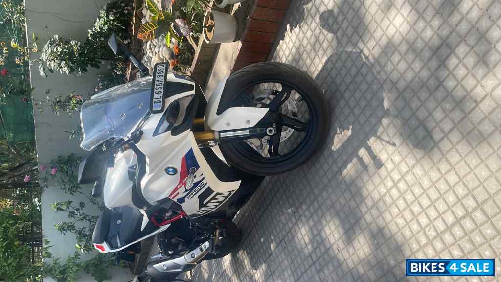 Race White BMW G 310 RR Race White BMW G 310 RR