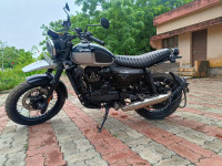 Yezdi Scrambler Dual Tone 2022 Model