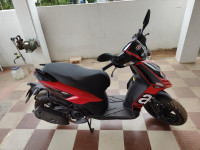 Red Aprilia SR 160