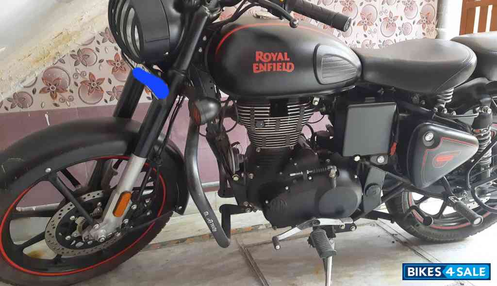 Royal Enfield Classic Stealth Black Royal Enfield Classic Stealth Black