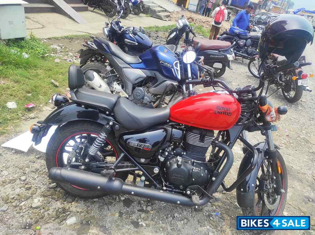 Royal Enfield Meteor 350 Fireball Royal Enfield Meteor 350 Fireball