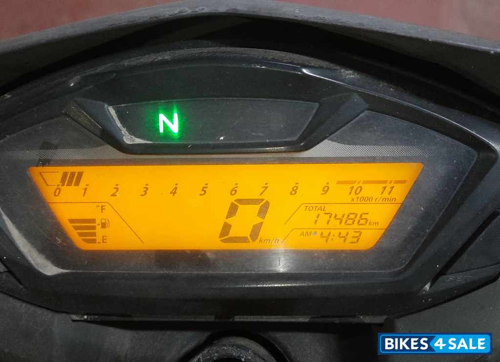 Orange Honda CB Hornet 160R Orange Honda CB Hornet 160R