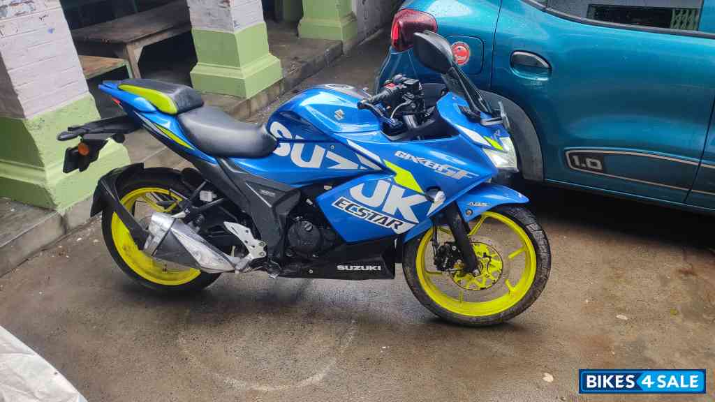 Blue Suzuki Gixxer SF Moto GP