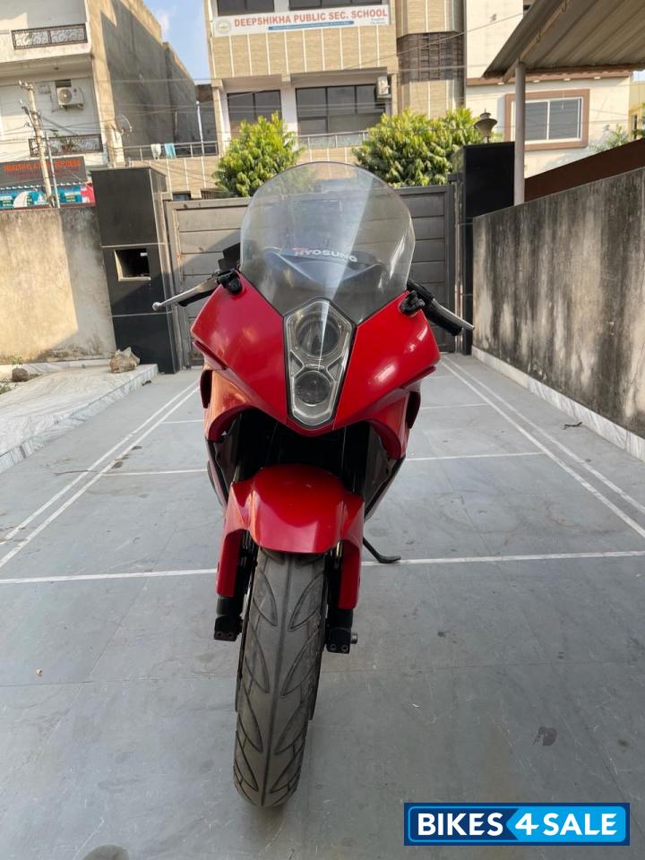 Red And Black Hyosung GT250R Red And Black Hyosung GT250R